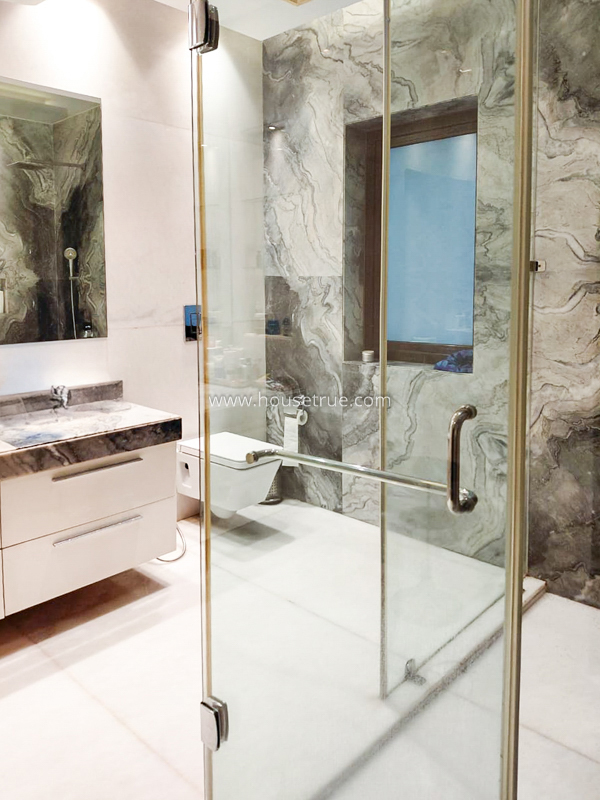 5 BHK House For Rent in May Fair Garden