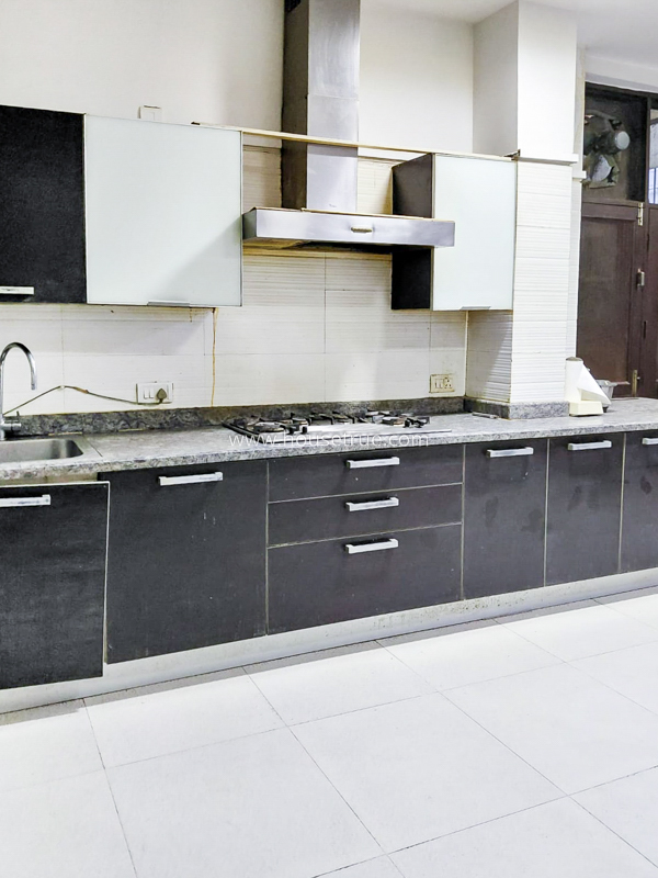 5 BHK House For Rent in May Fair Garden