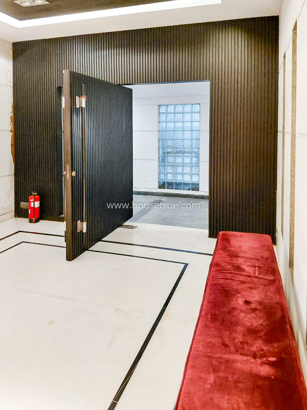 5 BHK House For Rent in May Fair Garden