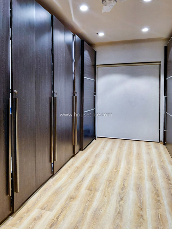 5 BHK House For Rent in May Fair Garden