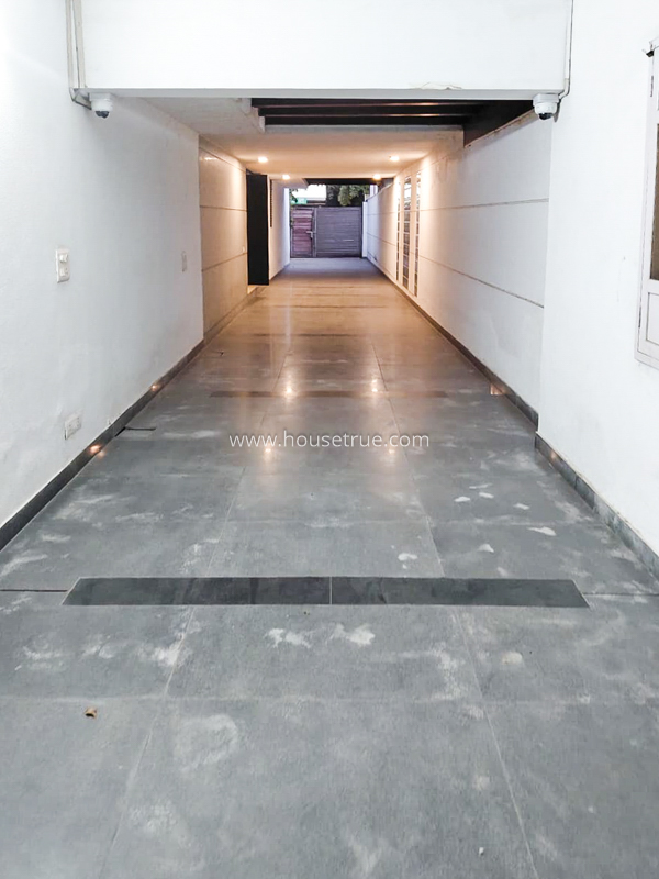 5 BHK House For Rent in May Fair Garden