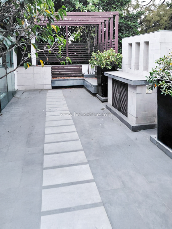 5 BHK House For Rent in May Fair Garden