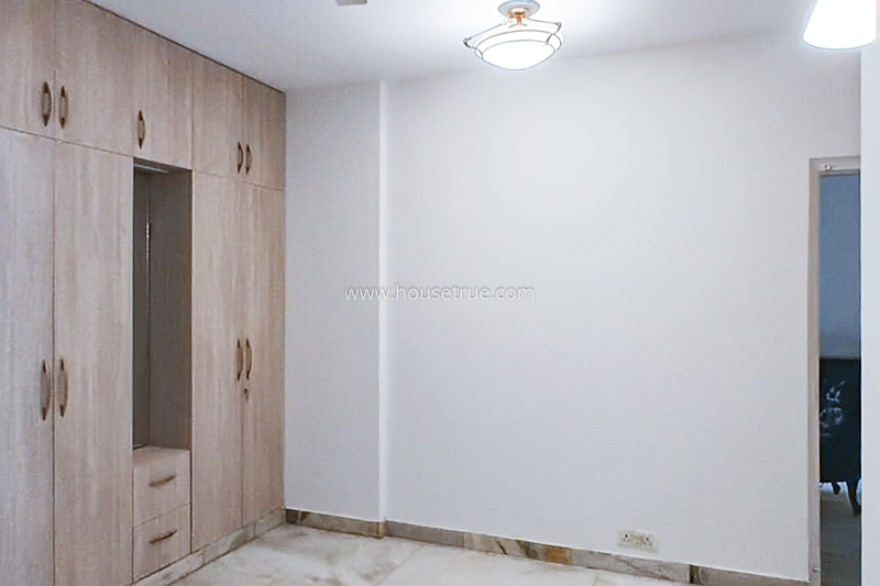 3 BHK Flat For Rent in Defence Colony
