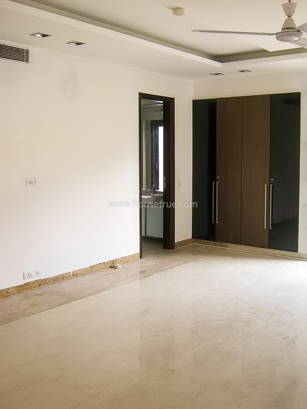4 BHK Flat For Sale in Vasant Vihar
