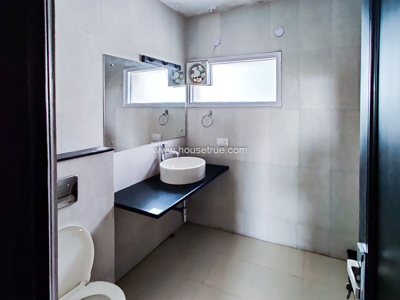 3 BHK Flat For Rent in Defence Colony