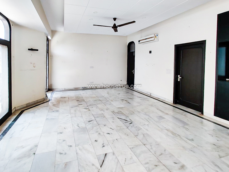 3 BHK Flat For Rent in Defence Colony