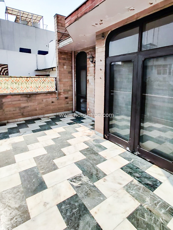 3 BHK Flat For Rent in Defence Colony