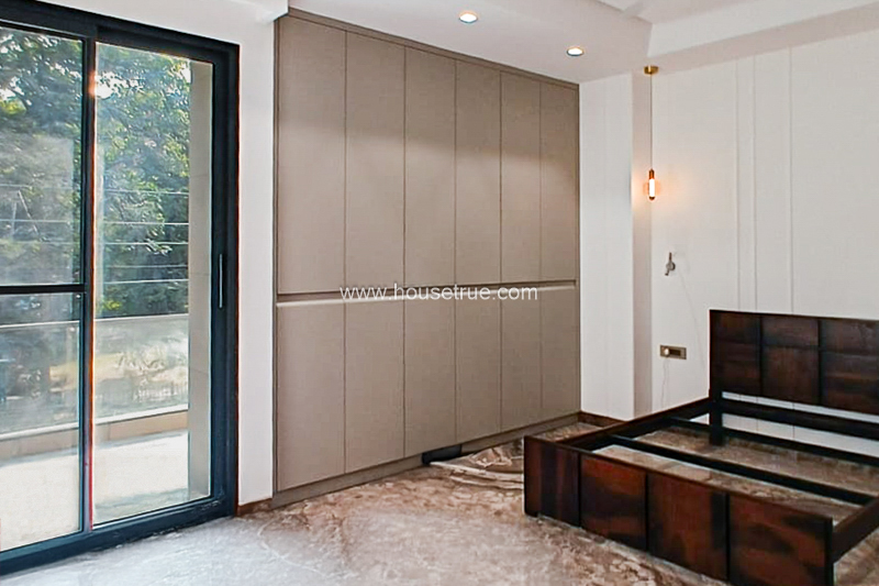 3 BHK Flat For Rent in Defence Colony