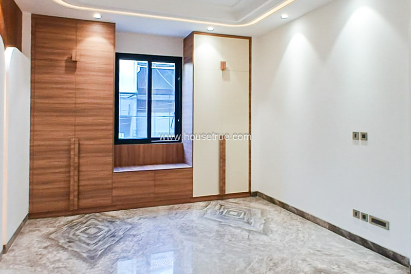 3 BHK Flat For Rent in Defence Colony