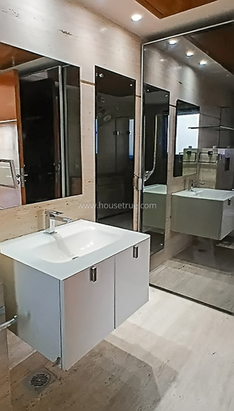 4 BHK Flat For Rent in Panchsheel Park