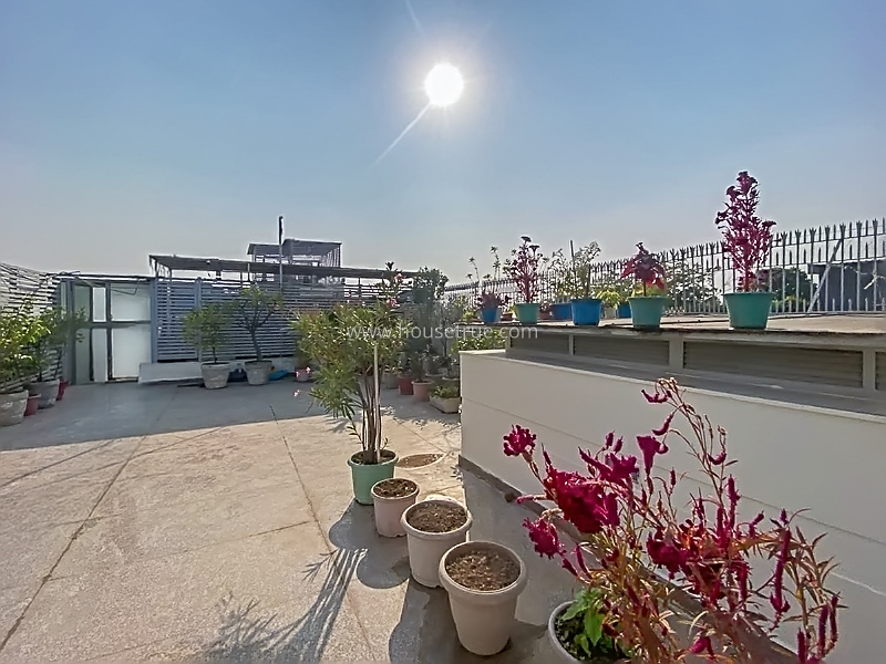 4 BHK Flat For Rent in Panchsheel Park