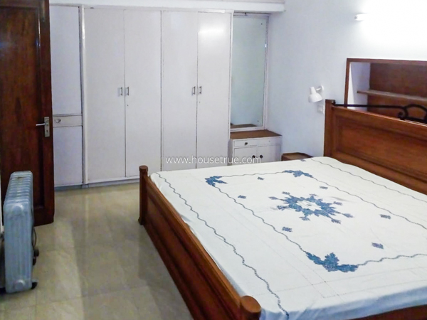 2 BHK Flat For Rent in Defence Colony