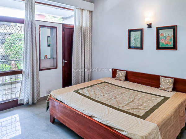 2 BHK Flat For Rent in Defence Colony