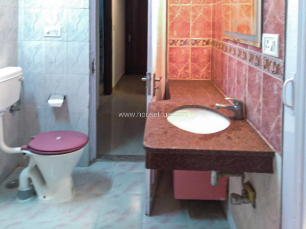 2 BHK Flat For Rent in Defence Colony
