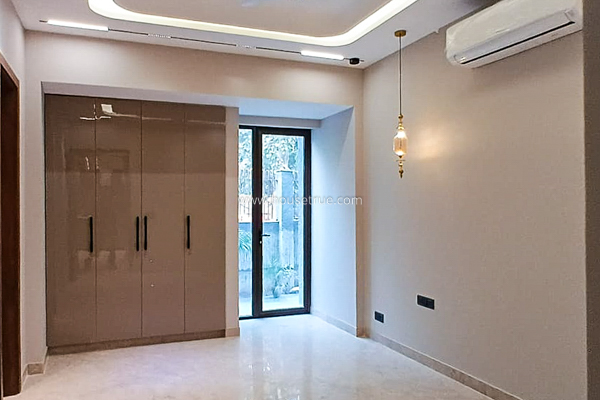 3 BHK Flat For Rent in Defence Colony
