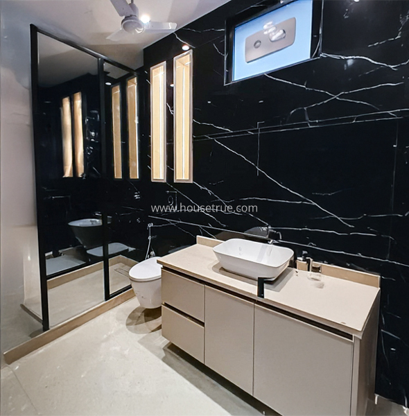 3 BHK Flat For Rent in Defence Colony