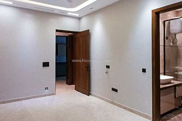 3 BHK Flat For Rent in Defence Colony