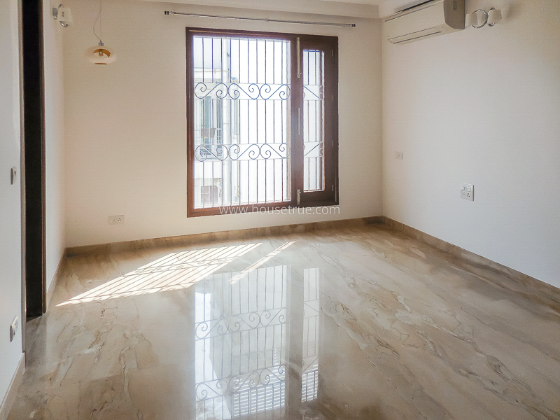 3 BHK Flat For Rent in Defence Colony