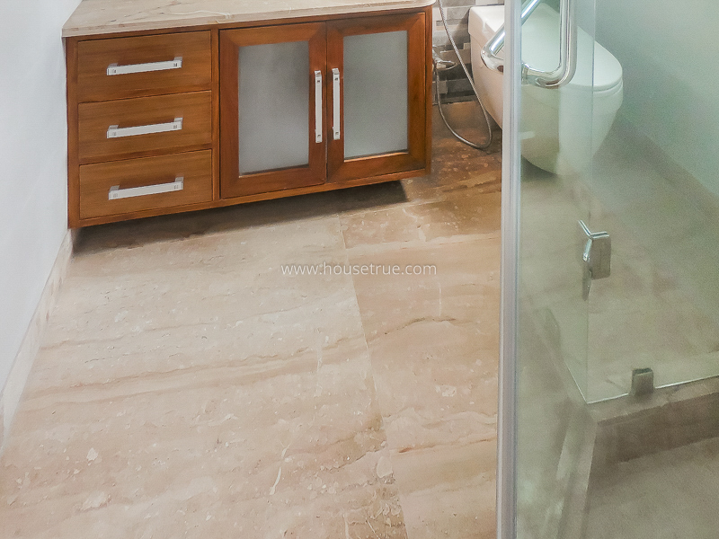 3 BHK Flat For Rent in Defence Colony