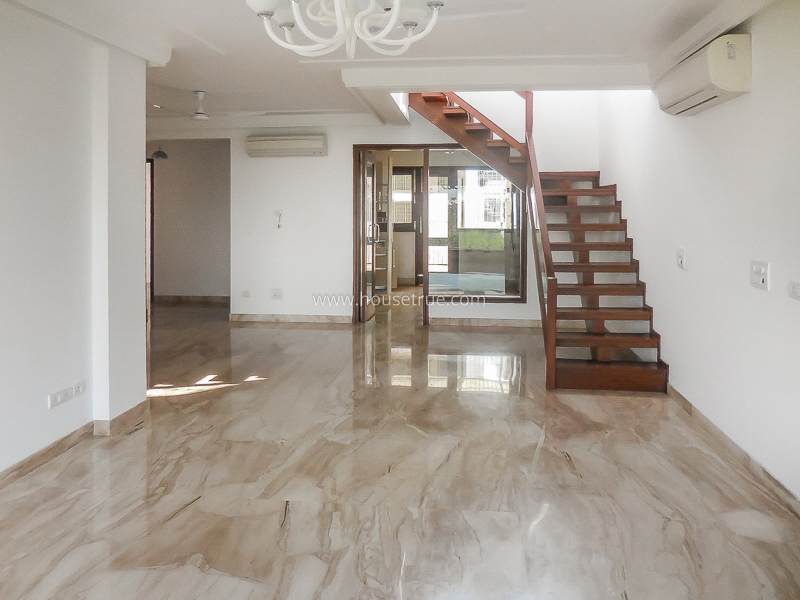 3 BHK Flat For Rent in Defence Colony