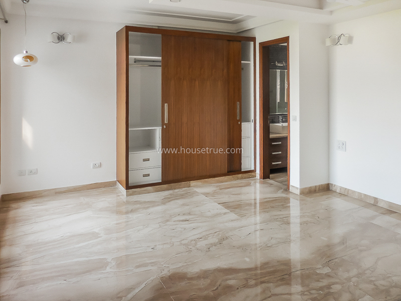 3 BHK Flat For Rent in Defence Colony