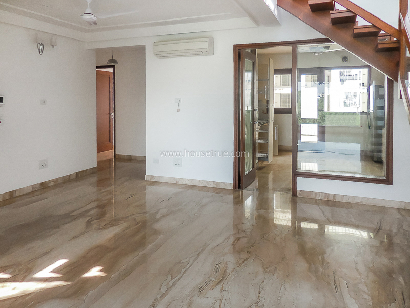 3 BHK Flat For Rent in Defence Colony
