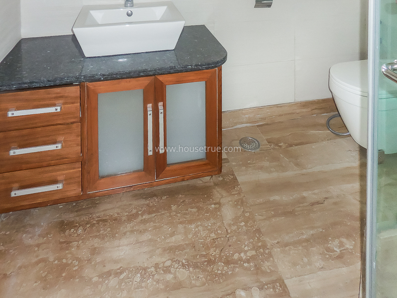 3 BHK Flat For Rent in Defence Colony