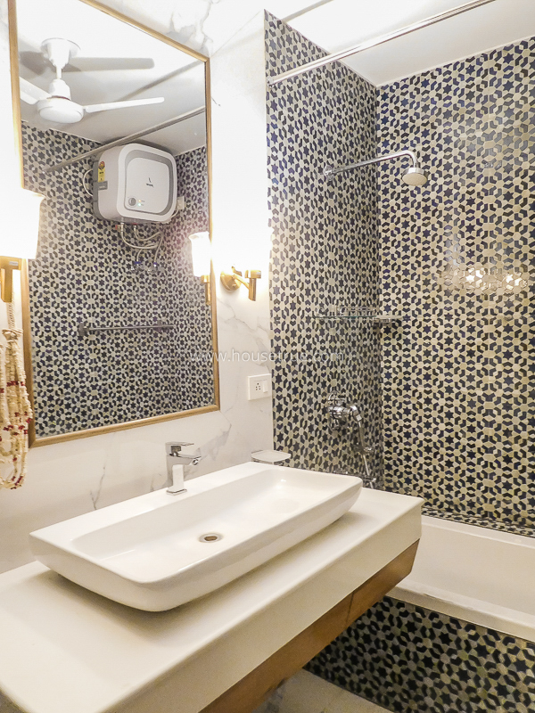 3 BHK Builder Floor For Rent in Defence Colony