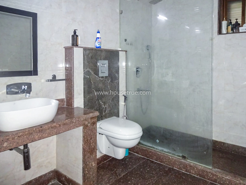 4 BHK Flat For Rent in Maharani Bagh