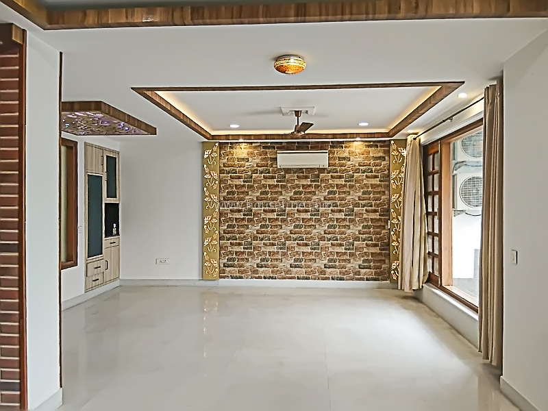 4 BHK Flat For Rent in Maharani Bagh