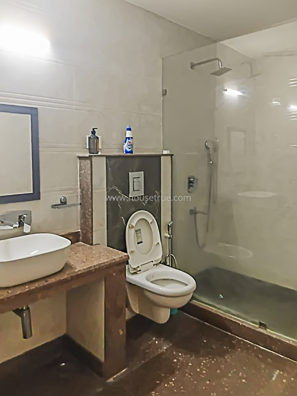 4 BHK Flat For Rent in Maharani Bagh