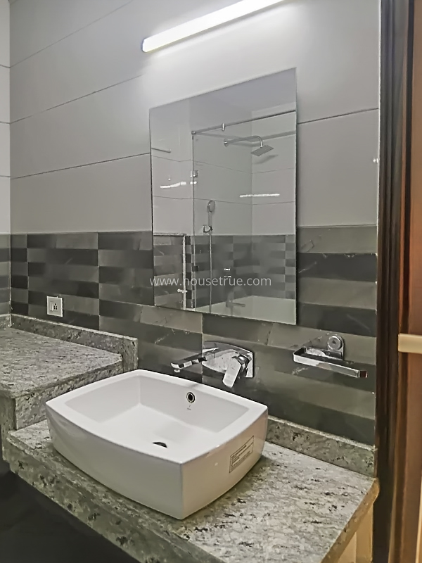 4 BHK Flat For Rent in Maharani Bagh