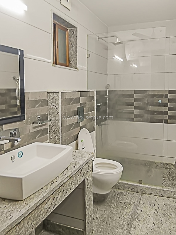 4 BHK Flat For Rent in Maharani Bagh
