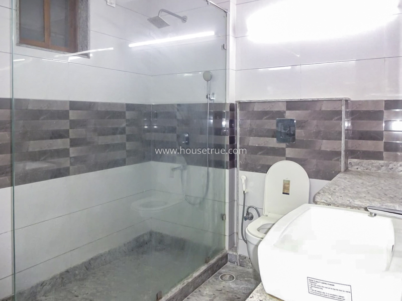 4 BHK Flat For Rent in Maharani Bagh