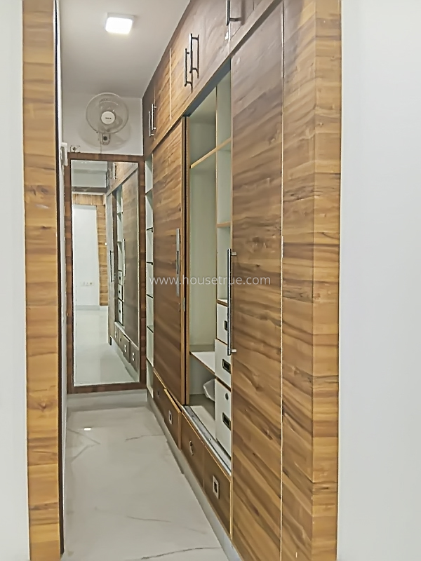4 BHK Flat For Rent in Maharani Bagh