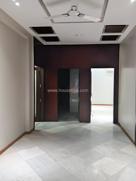 3 BHK Flat For Rent in Defence Colony