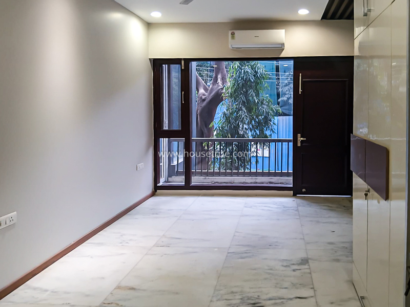 3 BHK Flat For Rent in Defence Colony