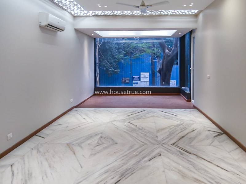 3 BHK Flat For Rent in Defence Colony