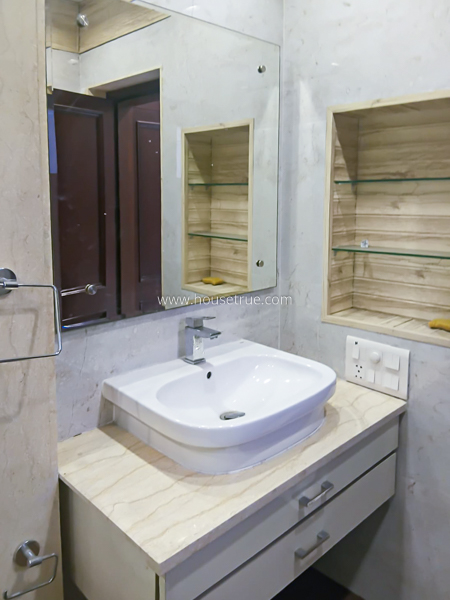 3 BHK Flat For Rent in Defence Colony