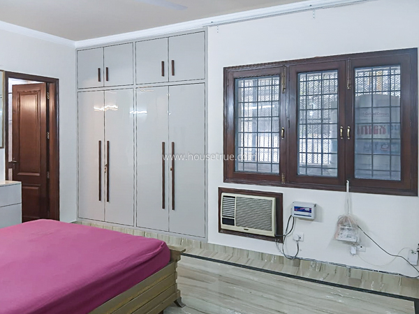 3 BHK Flat For Rent in Defence Colony