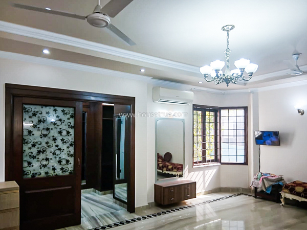 3 BHK Flat For Rent in Defence Colony