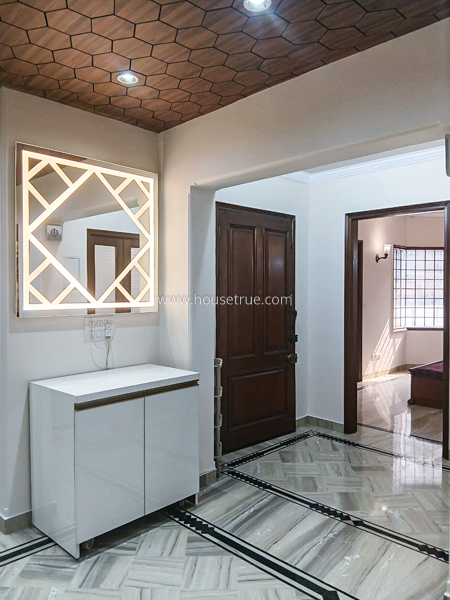 3 BHK Flat For Rent in Defence Colony