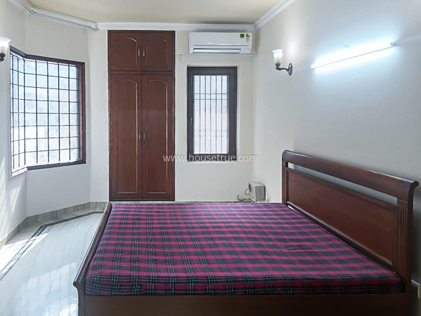 3 BHK Flat For Rent in Defence Colony