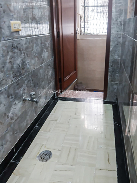 3 BHK Flat For Rent in Defence Colony