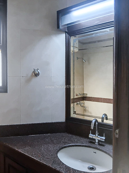 3 BHK Flat For Rent in Defence Colony