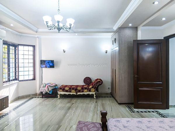 3 BHK Flat For Rent in Defence Colony