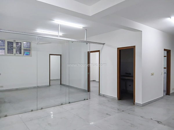 3 BHK Flat For Rent in Defence Colony