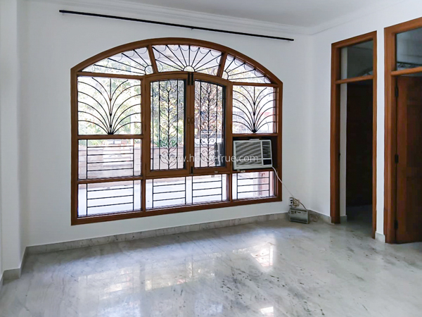 3 BHK Flat For Rent in Defence Colony