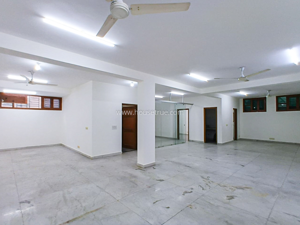 3 BHK Flat For Rent in Defence Colony