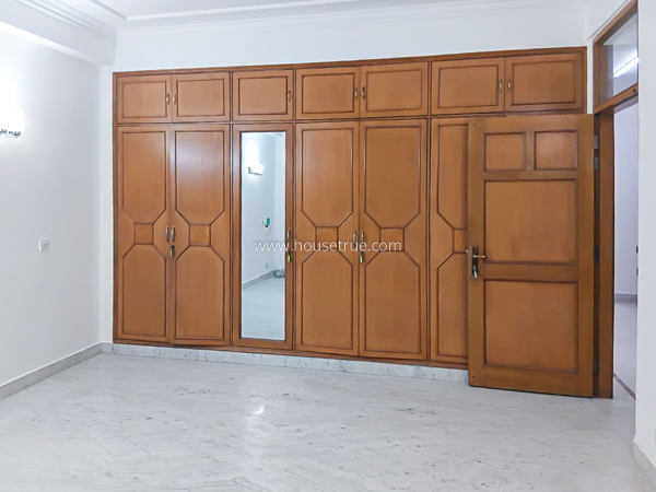 3 BHK Flat For Rent in Defence Colony